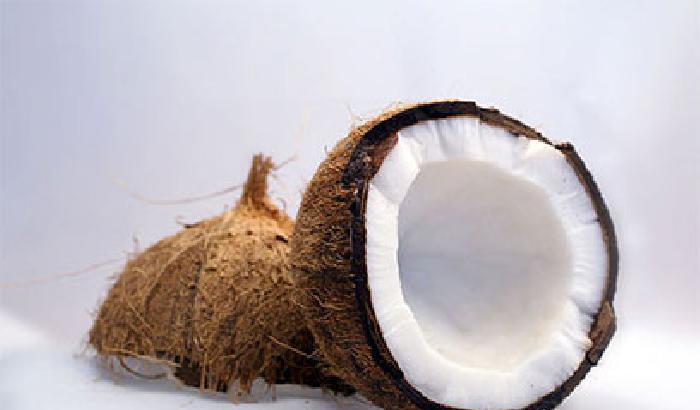 L'olio di cocco funziona contro la carie