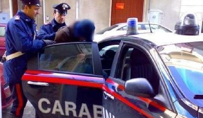 Cadde dal balcone, esce dal coma e accusa: fu mio marito a spingermi