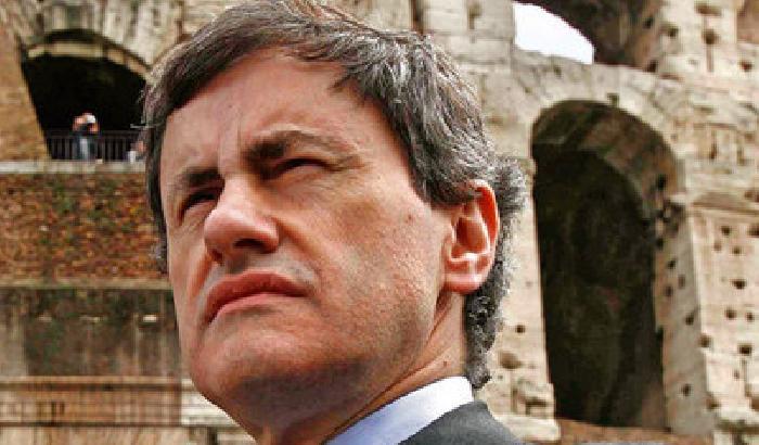 Alemanno: "Invidioso del Pd. Irrazionale il ritorno di Berlusconi"