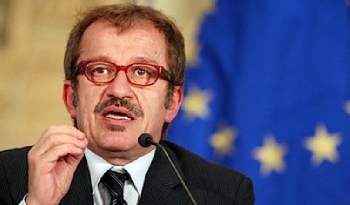 Maroni twitta ad Alfano: buon lavoro Angelino