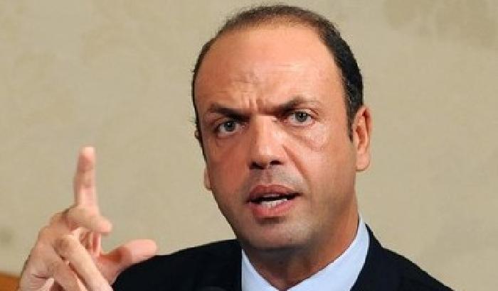 Alfano si dimetta: il Pd lavora alla exit strategy