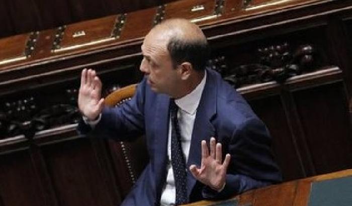 Caso Ablyazov: Dario Fo, da Alfano sfacciataggine poco onorevole