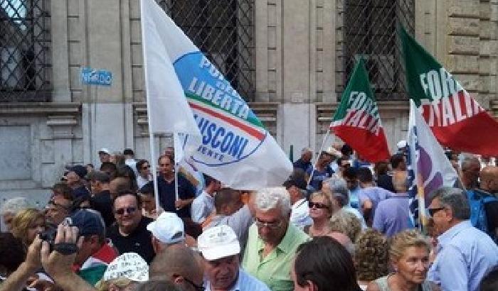 Il popolo del Pdl in piazza per Berlusconi (foto)