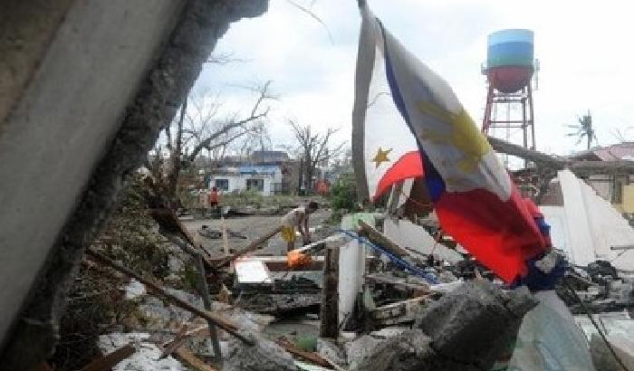 Il tifone Haiyan devasta le Filippine: almeno 1200 morti