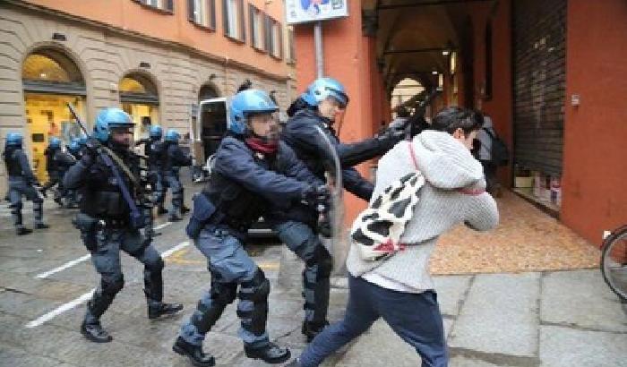 Studenti in piazza contro i tagli alla scuola