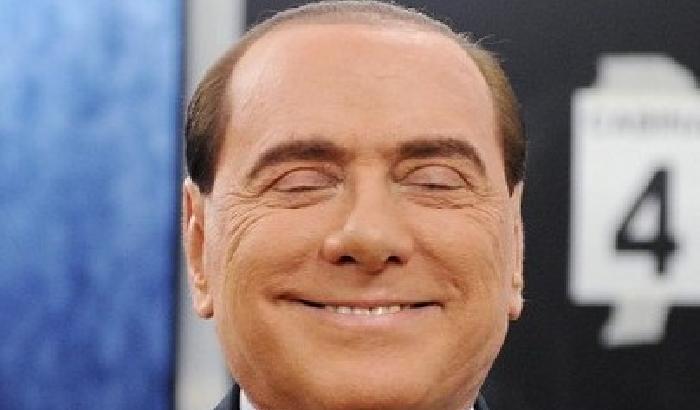 Berlusconi insiste: non mi dimetto