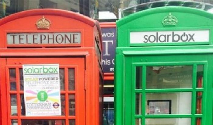 Londra: le cabine telefoniche ricaricano i cellulari gratis