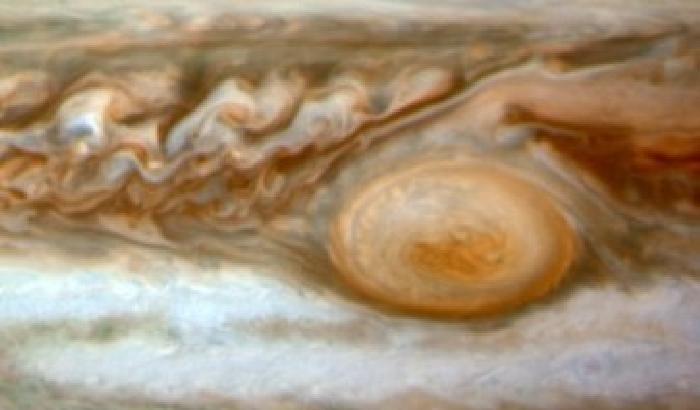 La Macchia Rossa su Giove ammalia gli astronomi