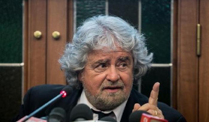 Volo di stato, Grillo attacca il premier: #Renzivolasereno‏