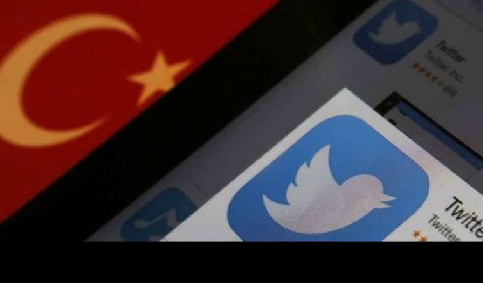 Turchia, le autorità bloccano l'accesso ai social network