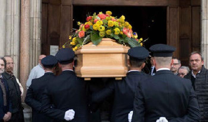 Milano, funerali col Capo dello Stato ma stona l'assenza di Renzi