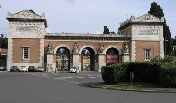 Al cimitero del Verano non più solo vip