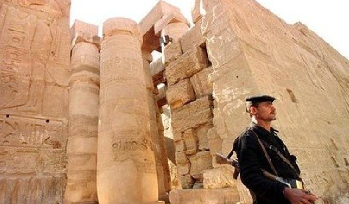 Egitto: un kamikaze si fa esplodere a Luxor