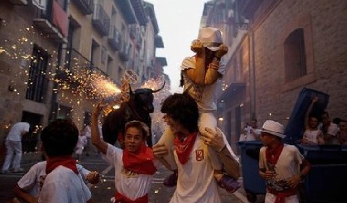 Che festa a San Fermin, alcol corse e cornate