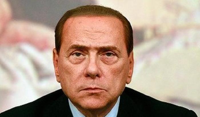 Berlusconi fa la vittima: una sentenza politica