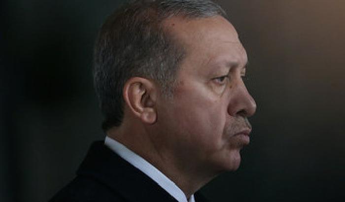 Erdogan bellicoso ma non contro l'Isis: nel 2016 spazzeremo via il Pkk