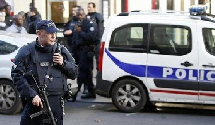 Parigi, 4 arresti: pronti per un attentato