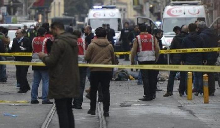 Kamikaze dell'Isis si fa esplodere a Istanbul