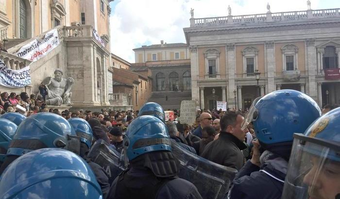 Tronca in Campidoglio: sgomberi e botte a chi protesta