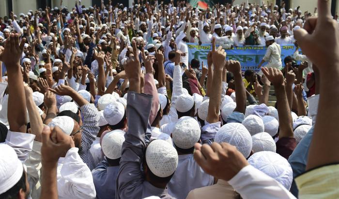 Un sacerdote induista decapitato in Bangladesh