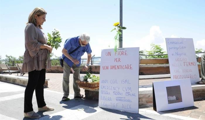 Mattarella vada ai funerali di Emmanuel in nome del popolo italiano anti-razzista