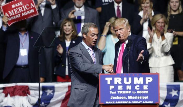 Farage negli Usa per sostenere Trump: dai Donald parla alla gente