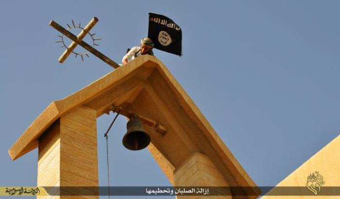 Nuovo crimine: l'Isis fa saltare in aria una chiesa assira
