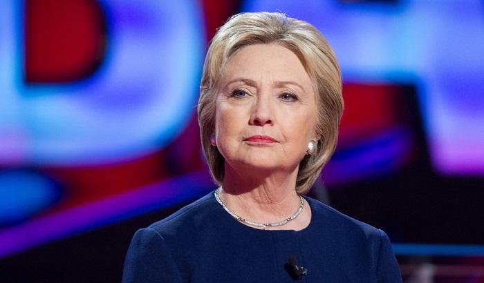 Fbi riapre le indagini sulle e-mail di Hillary: divulgate informazioni top secret