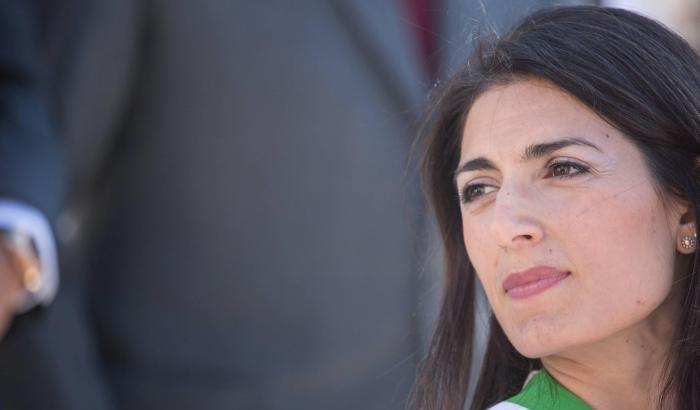 Raggi nega l'evidenza: non sono commissariata