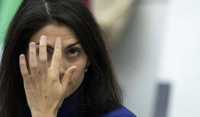 Contratto Raggi-M5s, il tribunale: è ancora valido, lei eleggibile