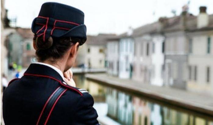 Donna carabiniere si uccide sparandosi: ferito il compagno che ha tentato di salvarla