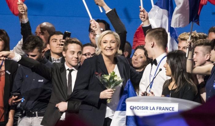 Marine Le Pen attacca Macron: è il candidato dell'alta finanza