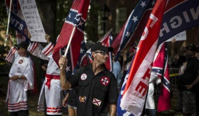 Ku Klux Klan e nazisti rialzano la testa: non togliete i simboli razzisti