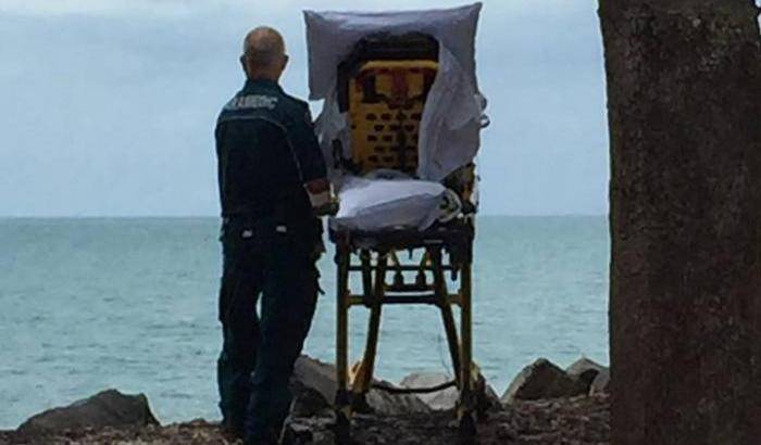 L'ultimo desiderio della malata terminale? Vedere il mare dall'ambulanza