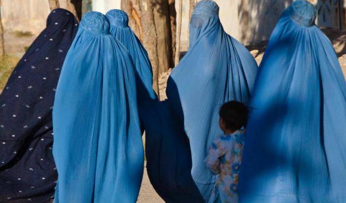 Il leader dei talebani rivela: "Da ora il burqa non è più obbligatorio"