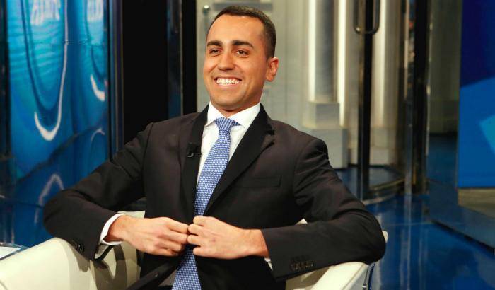 Di Maio pronto a ingoiare il rospo del Berlusconi-mafioso: nessun veto su di lui