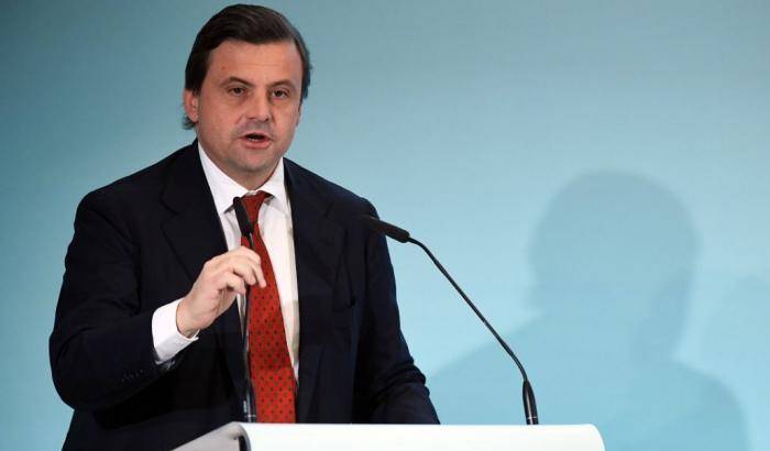 Calenda vuole il 'fronte repubblicano': "Pd e Forza Italia alleati contro i mostri dell'estrema destra"