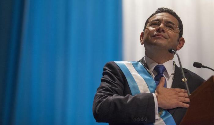 Accuse al presidente del Guatemala: ha aggredito sessualmente molte donne