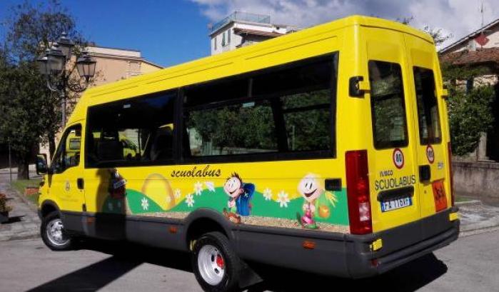 Belluno, lo scuolabus è senza autista: nessun problema, lo guida il sindaco