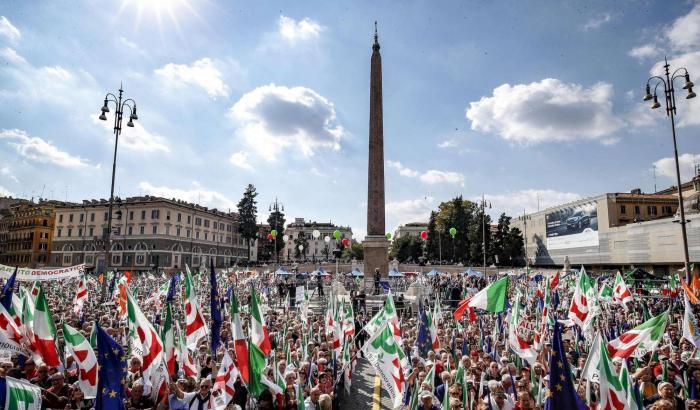 Roma, il Pd riunito in Piazza del Popolo contro il governo del cambiamento