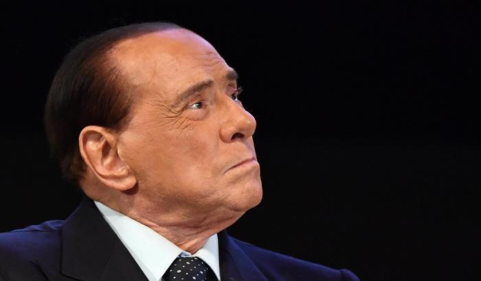 Berlusconi a giudizio: pagò Giampi per mentire sulle escort