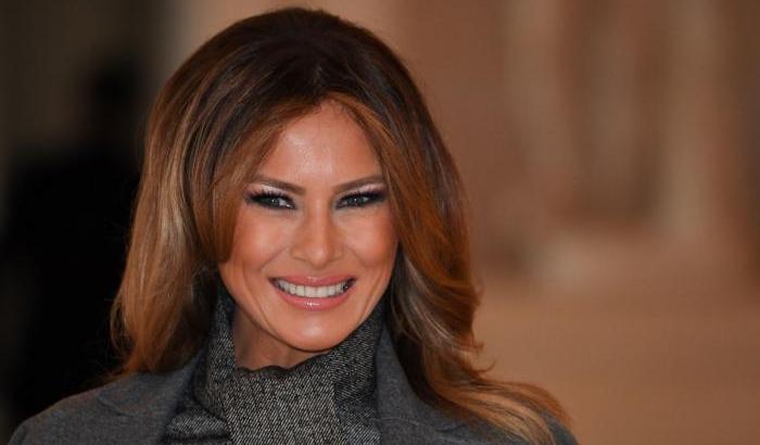 Melania Trump si dissocia dal marito pazzo: "La violenza mai accettabile"