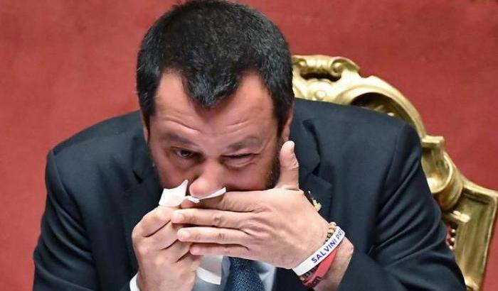 La paura del processo fa novanta: Salvini piagnucola in Senato