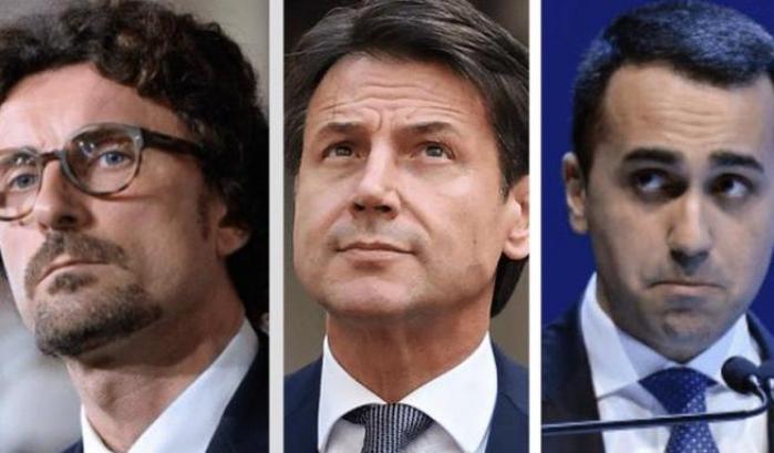 Conte, Di Maio e Toninelli, liberi tutti grazie all'archiviazione