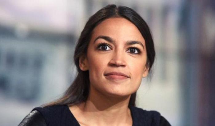 Alexandria Ocasio-Cortez rinuncia a Facebook: "è un rischio per la salute"