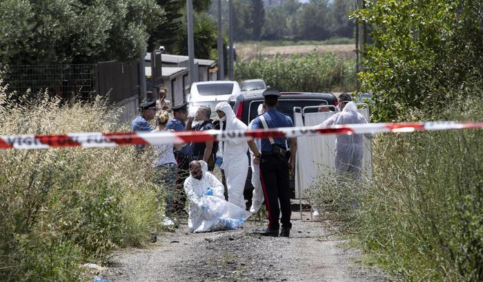 E' giallo a Roma: trovati due corpi carbonizzati in un’auto a Torvaianica