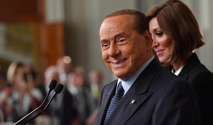 Berlusconi 'il modesto' si auto- candida a premier