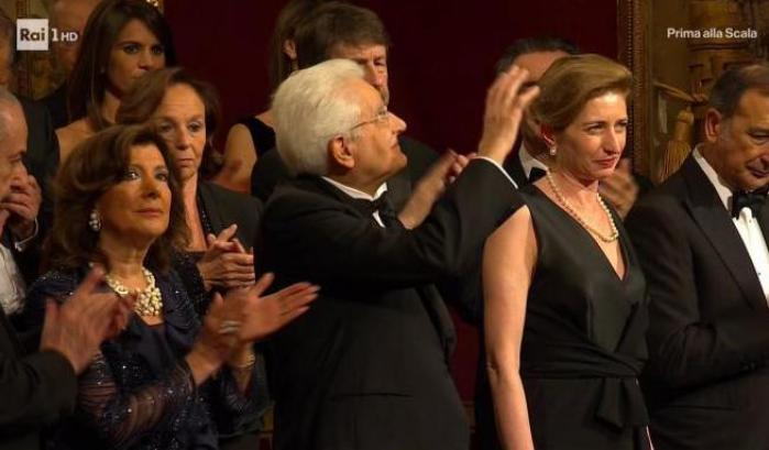 "Viva Mattarella": alla Scala il Capo dello Stato accolto da un'ovazione