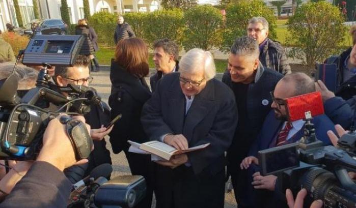 Sgarbi si candida per la Borgonzoni e dice: "Le Sardine mi fanno tristezza"