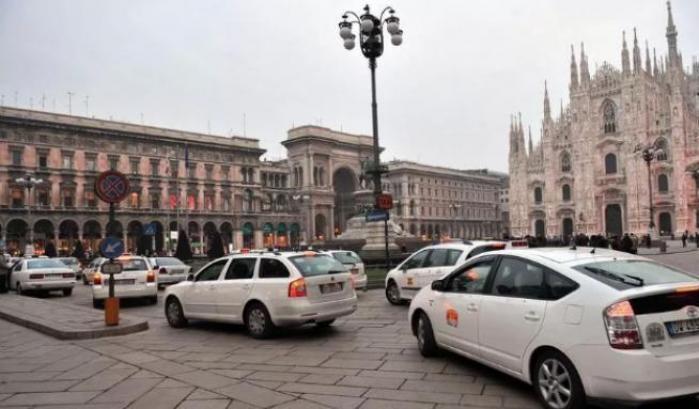 Coronavirus, i taxisti milanesi: "Non ci fermeremo, ma la Regione ci fornisca delle linee guida"